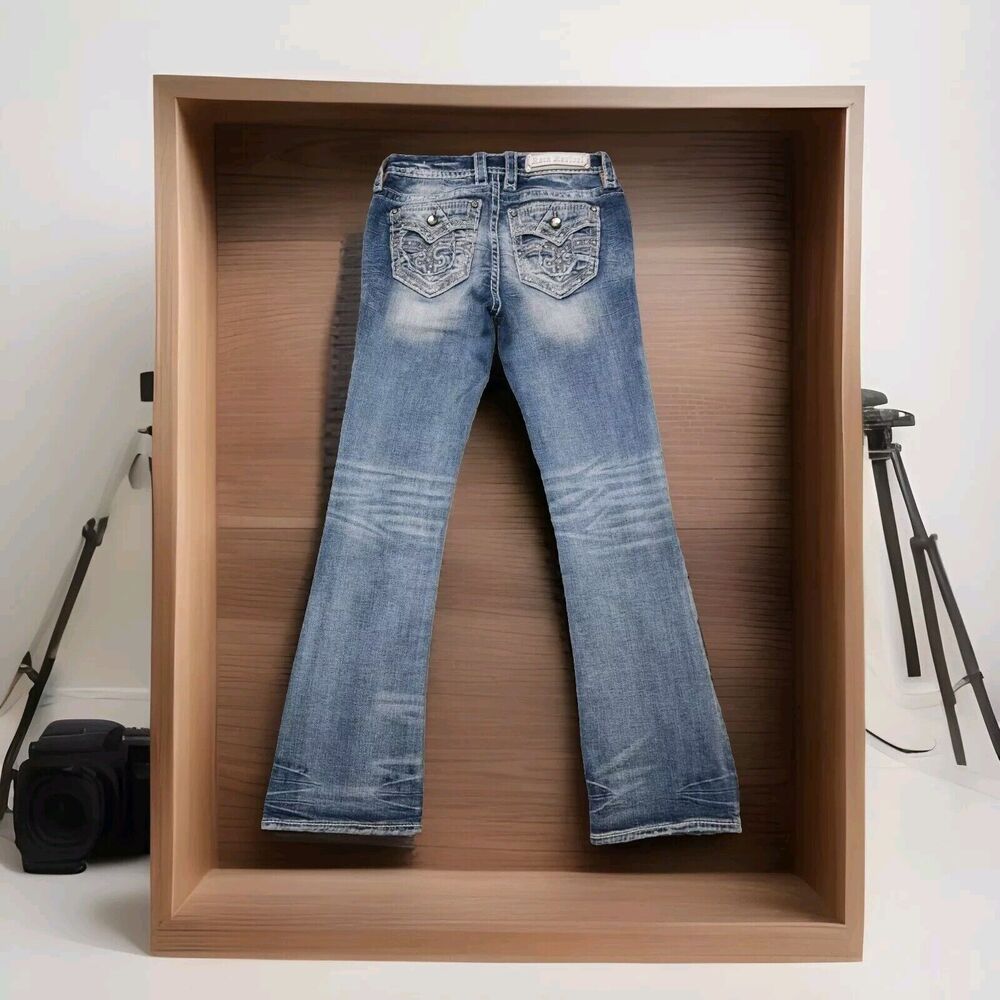 Rock revival Rhinestone Flap Pocket Fay Mid-Rise Bootcut Jeans Size 26 W 28×30